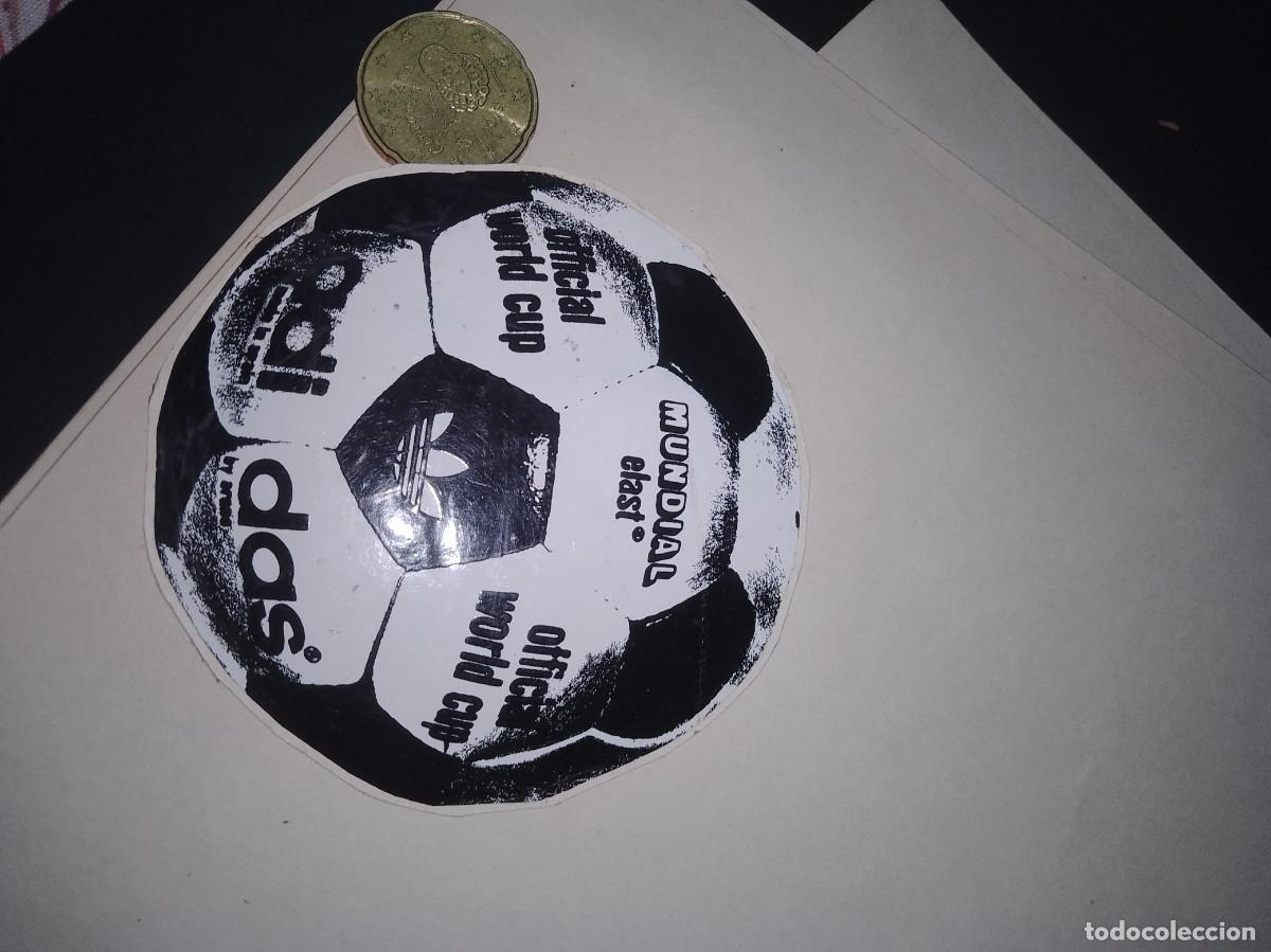 Etiquetas antiguas: Pegatina a&ntilde;os 80 mundial elast adidas