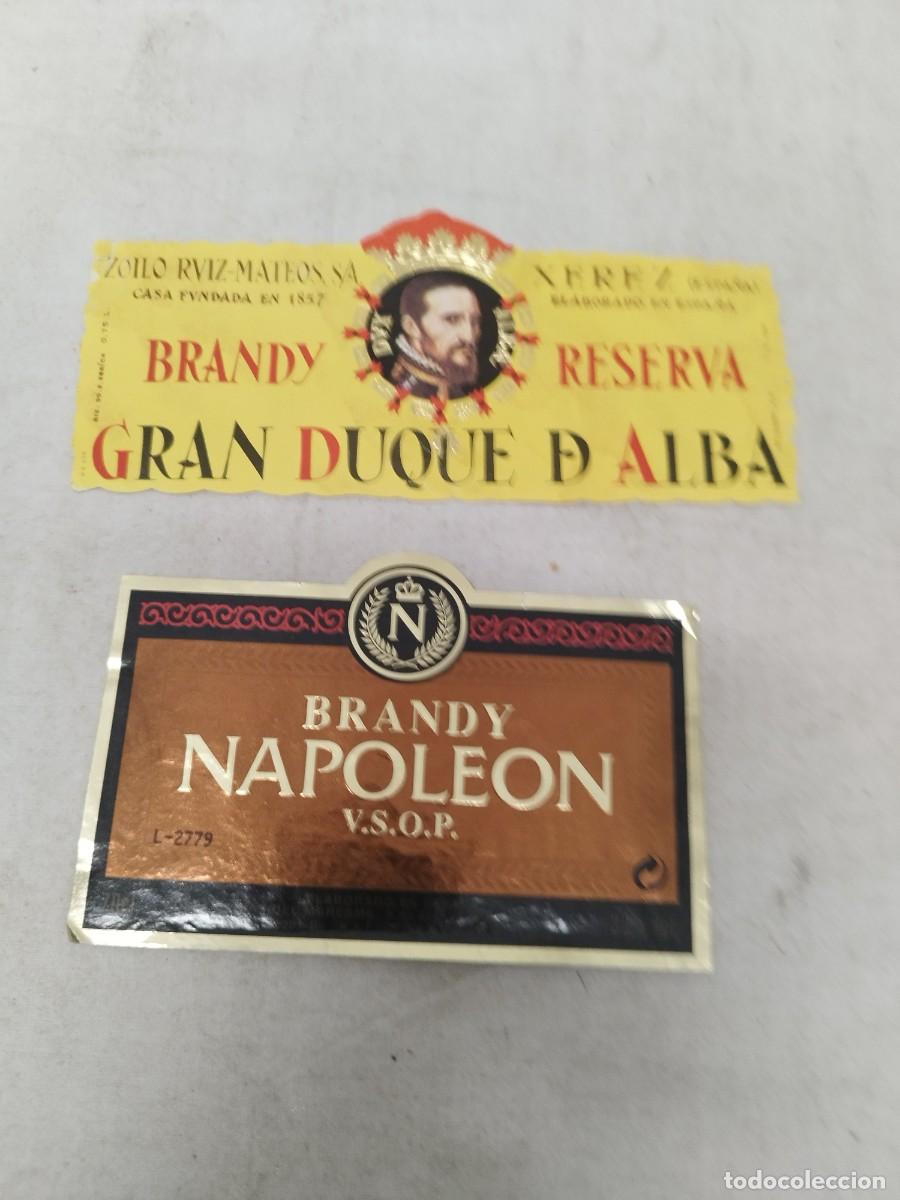 Etiquetas antiguas: Dos antiguas etiquetas Brandy Napoleon Gran Duque de Alba.