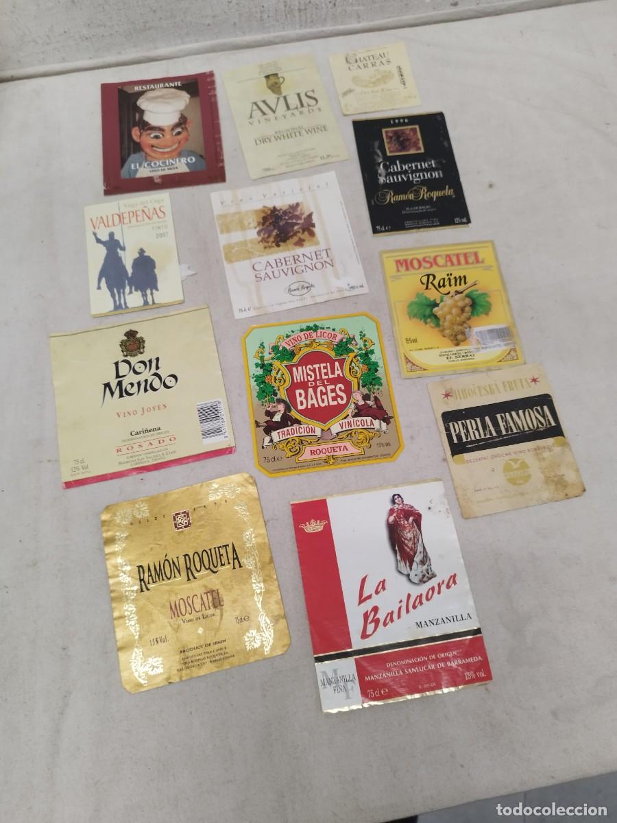 Etiquetas antiguas: 12 antiguas etiquetas de vino moscatel, tinto.