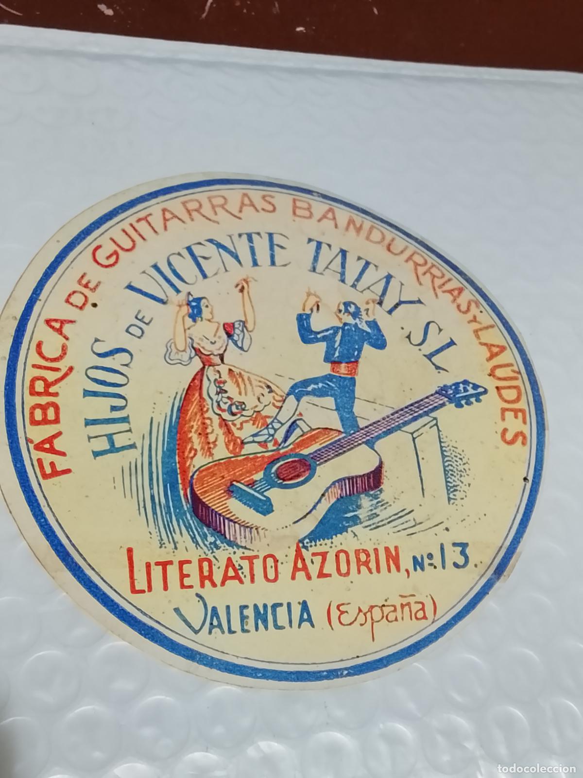 Etiquetas antiguas: Antigua Etiqueta Circular Guitarras Hijos de Vicente Tatay S.L. Valencia - A&ntilde;os 40/50 - 10 cm