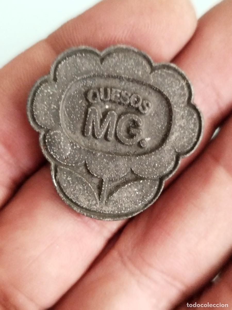 &Eacute;tiquettes anciennes: Antigua Chapa o placa met&aacute;lica de la marca hist&oacute;rica Quesos MG. Massanes y Grau.