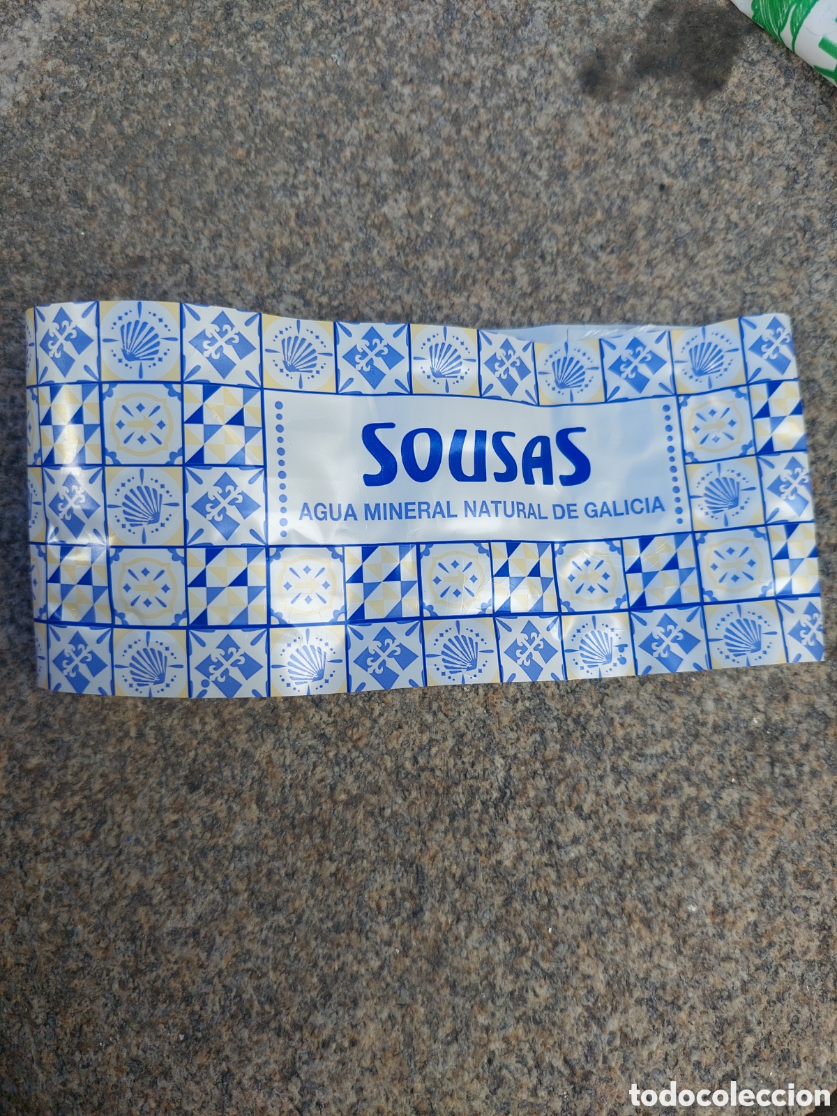Etiquetas antiguas: SOUSAS AGUA MINERAL NATURAL GALICIA 1.5 L