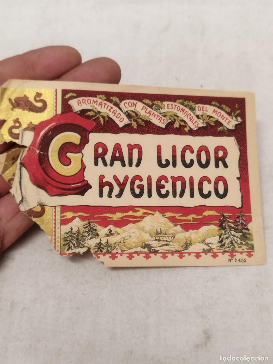 Etiquetas antiguas: Antigua etiqueta Gran licor hygienico. En el estado que se ve en las fotos.