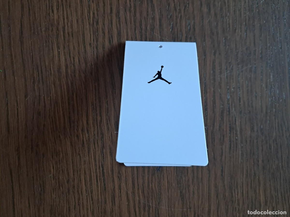 Etiquetas antiguas: etiqueta de ropa, air Jordan, nike.