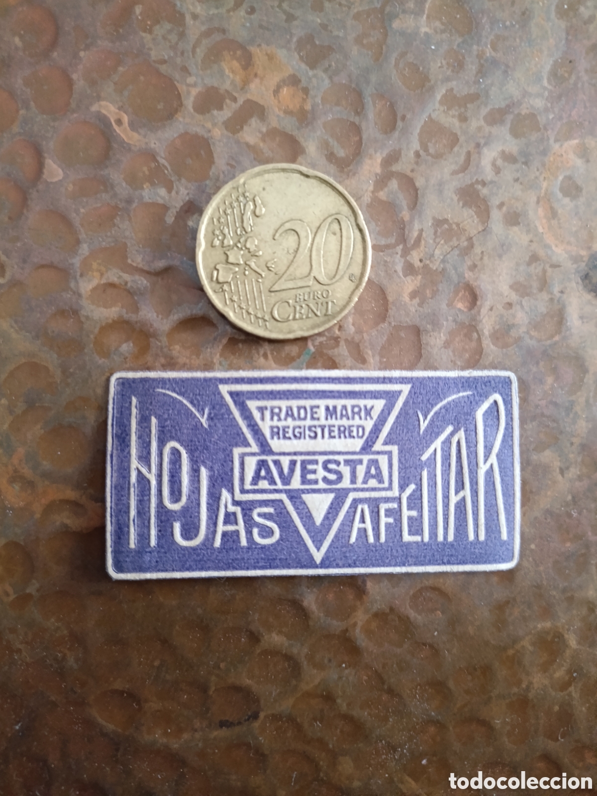 Etiquetas antiguas: HOJAS AVESTA AFEITAR [ ETIQUETAS A&Ntilde;OS 40-50 ]