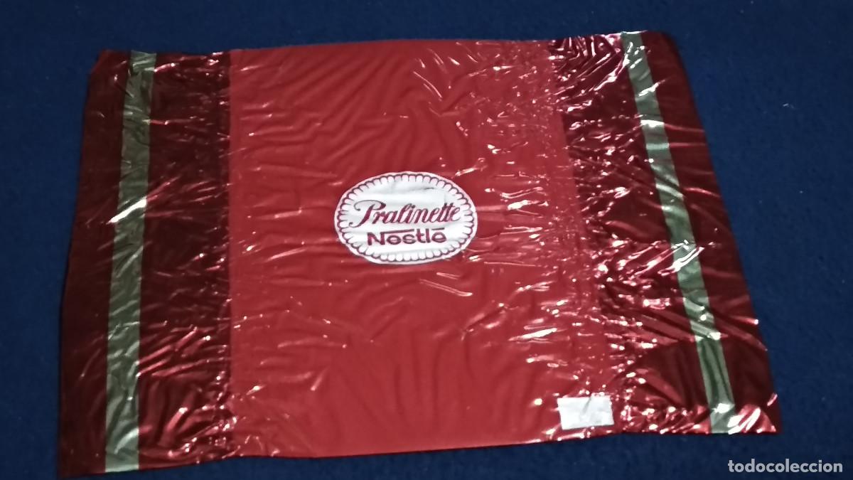 Etiquetas antiguas: ANTIGUO ENVOLTORIO NESTLE PRALINETTE - CHOCOLATES BOMBONES NESTLE