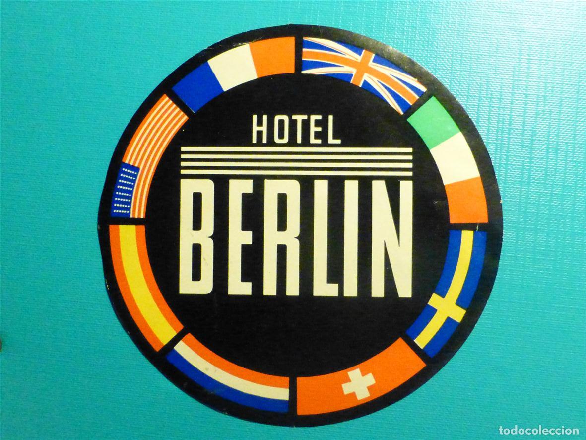Etiquetas antiguas: ETIQUETA HOTEL PARA MALETA - BAGGAGE LABEL - MAJESTIC - BEOGRAD - BELGRADO - YUGOSLAVIA - 8 X 8 CM.