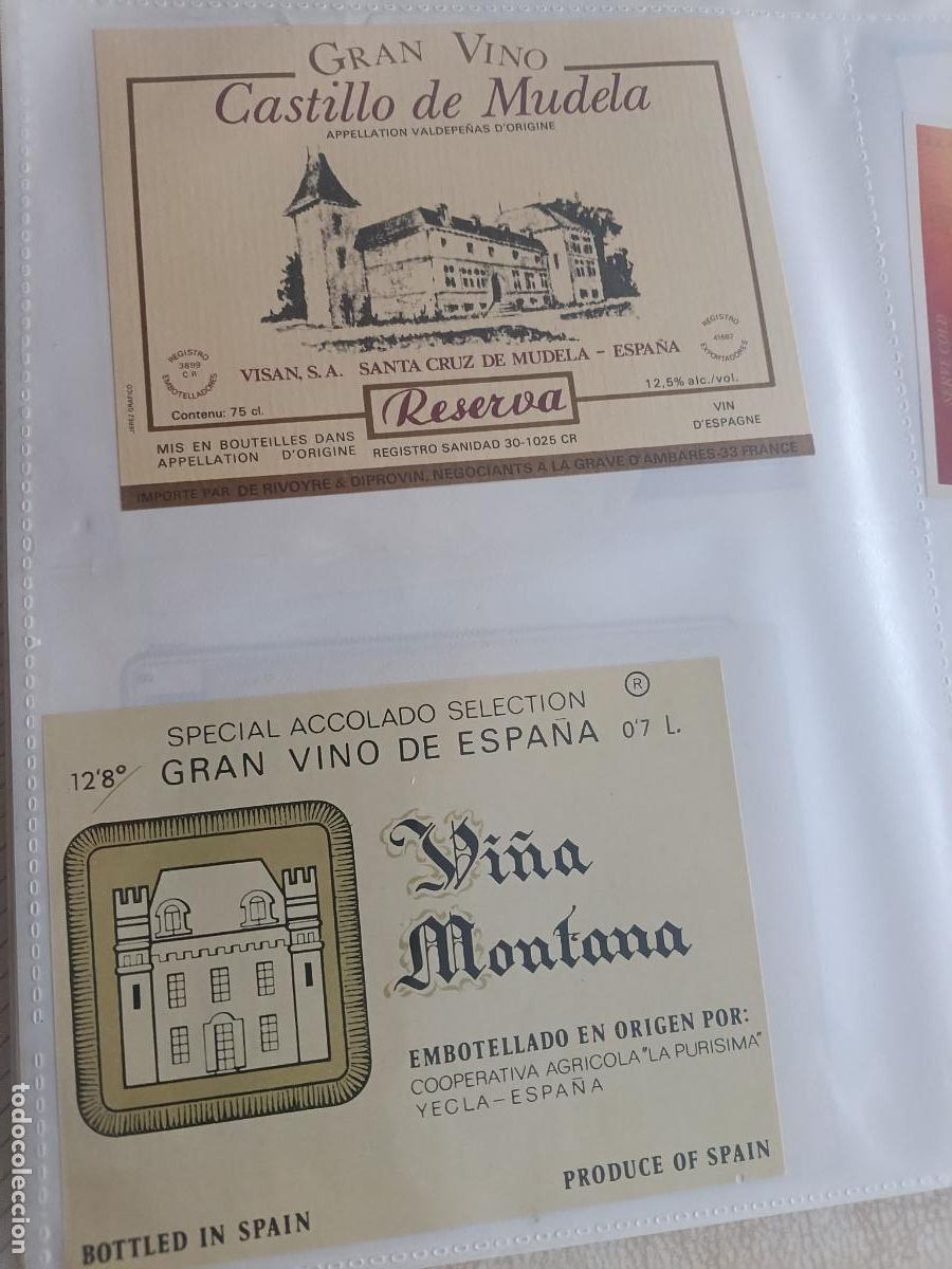 Old Labels: 2 etiquetas de vino. Santa Cruz de Mudela, Yecla