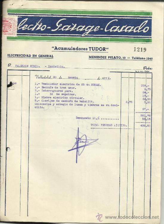 Fatture antiche: FACTURA DE ELECTRO-GARAGE-CASADO. ACUMULADORES TUDOR. VALLADOLID. 1952