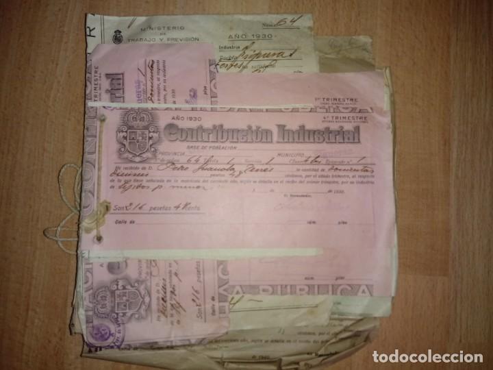 Factures anciennes: Lote recibos trimestrales de la Contribucion Industrial, Camara de Comercio e Industria (A&ntilde;os 30-40)