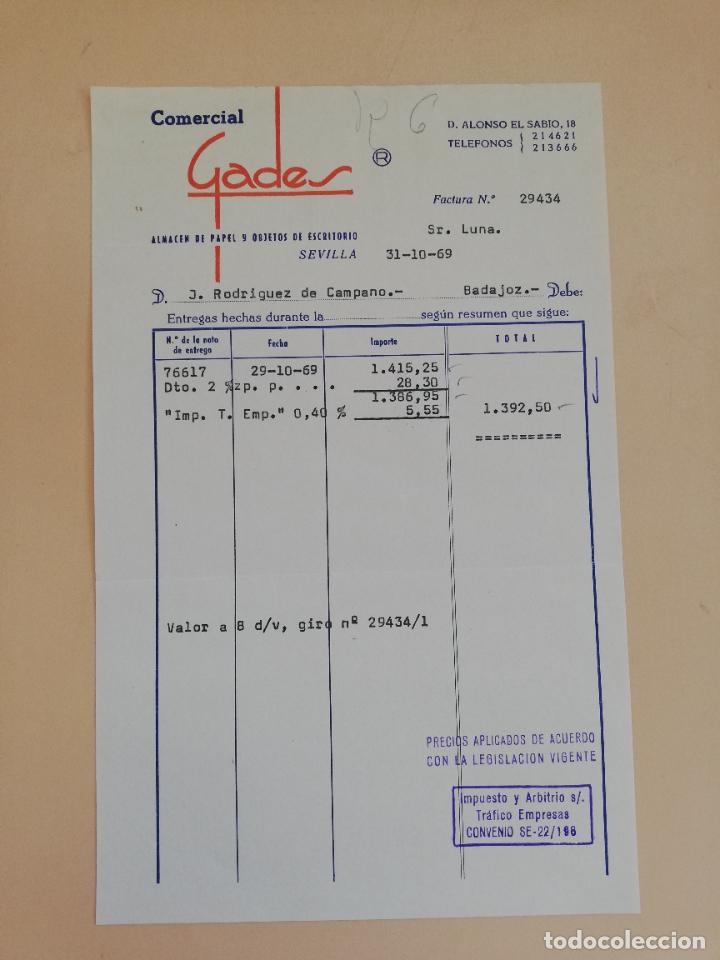 Old Invoices: FACTURA. ALMACEN DE PAPEL Y OBJETOS DE ESCRITORIO. COMERCIAL GADES. SEVILLA. 1969.