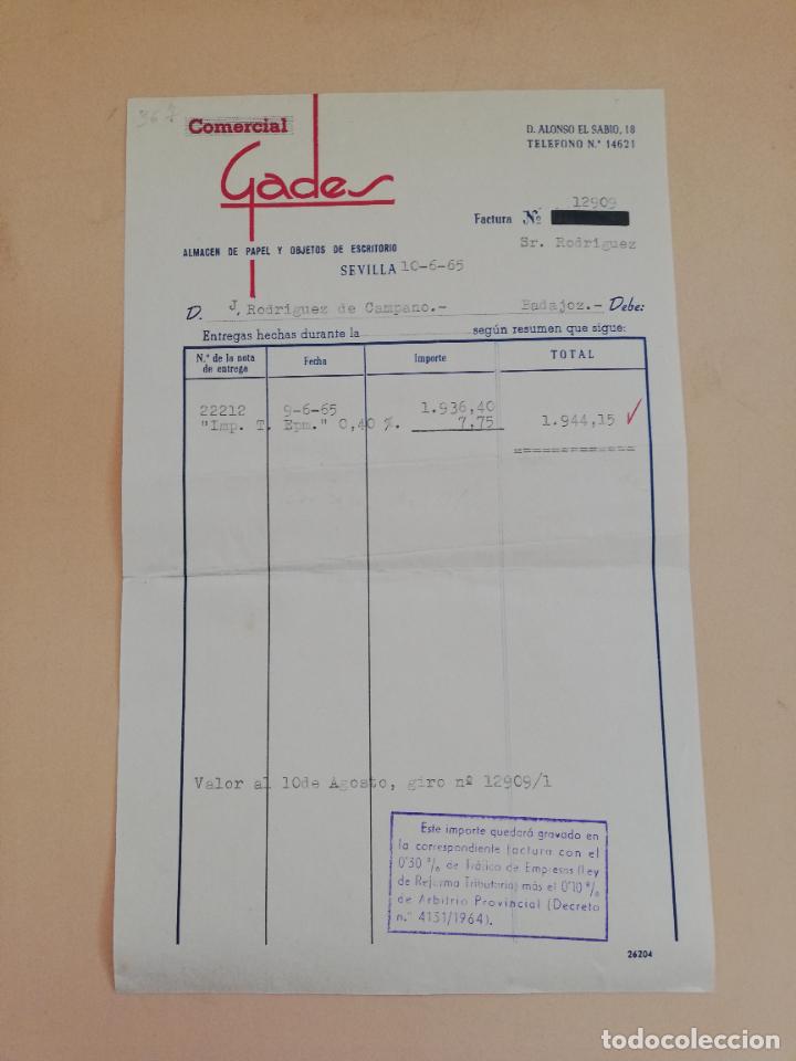 Old Invoices: FACTURA. ALMACEN DE PAPEL Y OBJETOS DE ESCRITORIO. COMERCIAL GADES. SEVILLA. 1965.