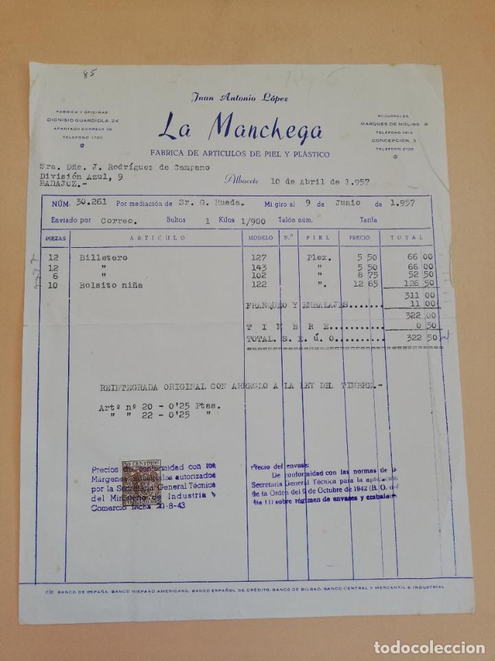Alte Rechnungen: FACTURA. FABRICA DE ARTICULOS DE PIEL. LA MANCHEGA. JUAN ANTONIO LOPEZ. ALBACETE. 1957.