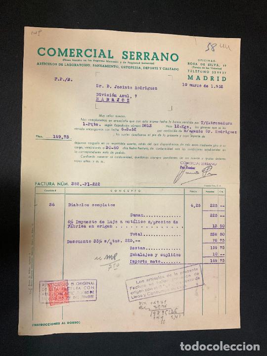 Alte Rechnungen: FACTURA. COMERCIAL SERRANO. LABORATORIO, SANEAMIENTO, ORTOPEDIA, DEPORTE Y CALZADO. MADRID 1952