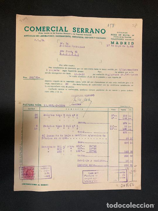 Alte Rechnungen: FACTURA. COMERCIAL SERRANO. LABORATORIO, SANEAMIENTO, ORTOPEDIA, DEPORTE Y CALZADO. MADRID 1950