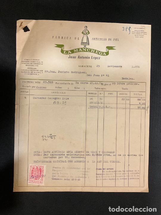 Old Invoices: FACTURA. FABRICA DE ARTICULOS DE PIEL. LA MANCHEGA. JUAN ANTONIO LOPEZ. ALBACETE. 1951