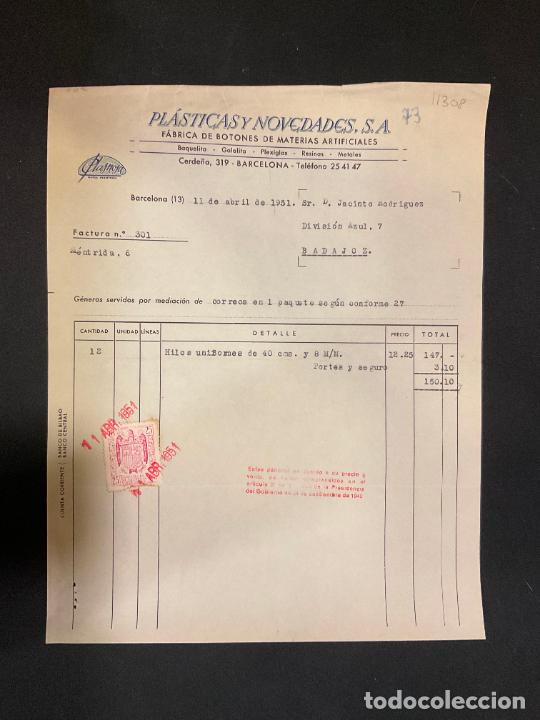 Factures anciennes: FACTURA. PLASTICAS Y NOVEDADES. BOTONES DE MATERIAS ARTIFICIALES. BARCELONA 1951