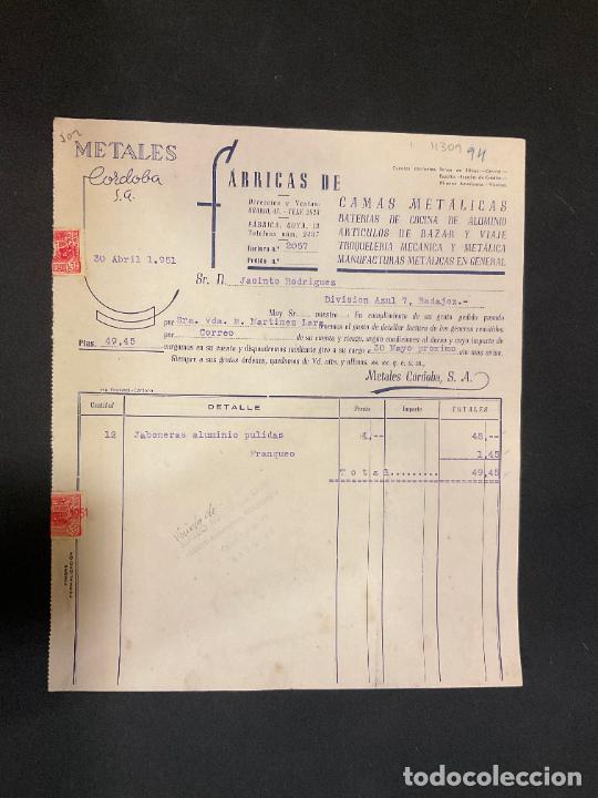Factures anciennes: FACTURA. FABRICAS DE CAMAS METALICAS. METALES. 1951. BATERIAS DE COCINA DE ALUMINIO