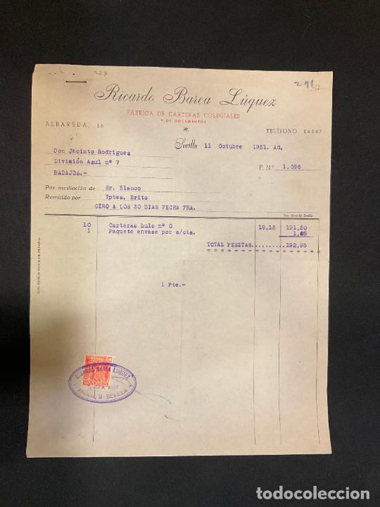 Factures anciennes: FACTURA. RICARDO BAREA LUQUEZ. SEVILLA 1951. FABRICA DE CARTERAS COLEGIALES.