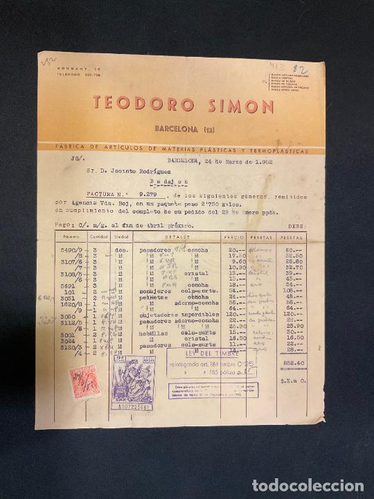 Factures anciennes: FACTURA. TEODORO SIMON. BARCELONA 1952. ARTICULOS DE MATERIAS PLASTICAS Y TERMOPLASTICAS.