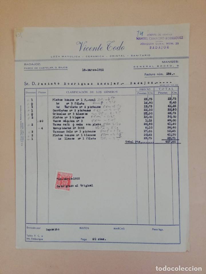 Old Invoices: FACTURA. LOZA MAYOLICA. CERAMICA. CRISTAL. SANITARIO. VICENTE TODO. BADAJOZ, 1952.