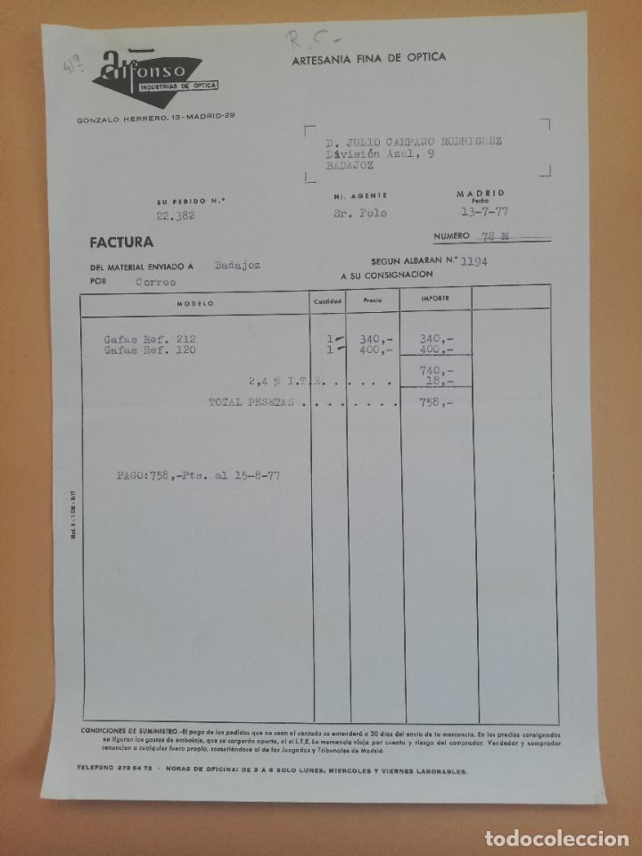 Old Invoices: FACTURA. ARTESANIA FINA DE OPTICA. ALFONSO, INDUSTRIAS DE OPTICA. MADRID, 1977.