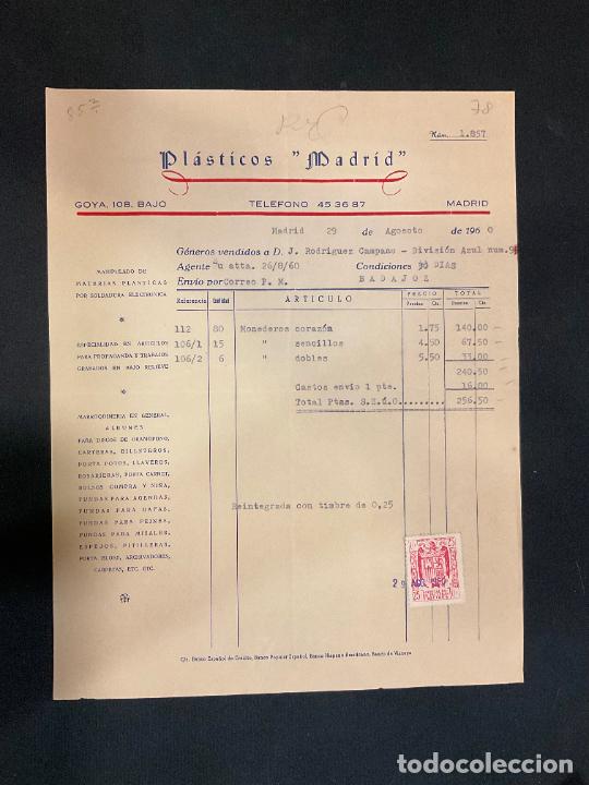Old Invoices: FACTURA. PLASTICOS MADRID. 1960. MANIPULADO DE MATERIAS PLASTICAS POR SOLDADURA ELECTRONICA