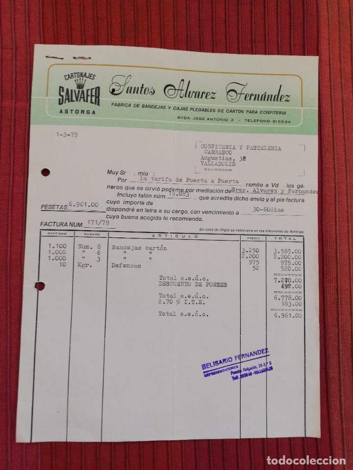 Facturas antiguas: FACTURA. FABRICA DE BANDEJAS Y CAJAS DE CARTON. CARTONAJES SALVAFER. SANTOS ALVAREZ F. ASTORGA 1979.