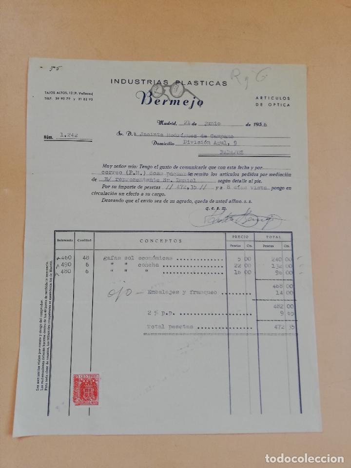 Facturas antiguas: FACTURA. INDUSTRIAS PLASTICAS BERMEJO. ARTICULOS DE OPTICA. MADRID, 1956.