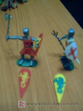 Figuras de acci&oacute;n: Dos guerreros de la Edad Media, desmontables (a&ntilde;os 80)