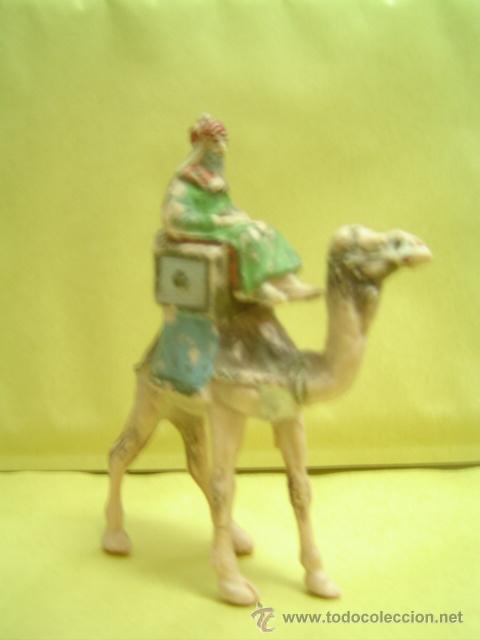 Figuras de acci&oacute;n: FIGURAS BELEN CAMELLO Y REY PLASTICO DURO - Foto 1