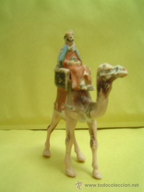 Figuras de acci&oacute;n: FIGURAS BELEN CAMELLO Y REY PLASTICO DURO - Foto 1