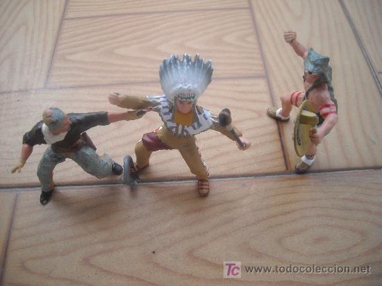 Figuras de acci&oacute;n: TRES FIGURAS INDIOS DE GOMA - Foto 2