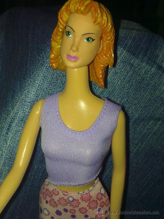 Figuras de acci&oacute;n: Estilizada Mu&ntilde;eca - Personaje Chic boutique (2004)