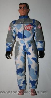 Actionfiguren: MU&Ntilde;ECO ARTICULADO MT DE FAMOSA CON SU TRAJE