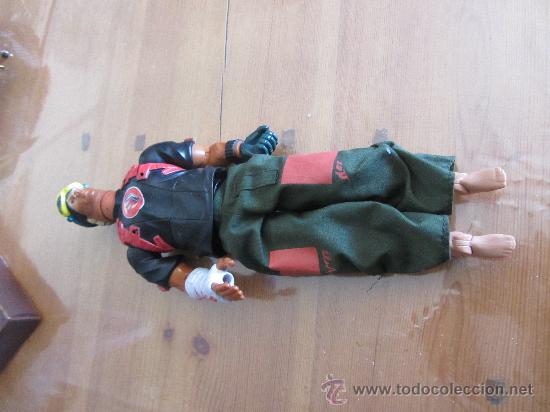 Figuras de acci&oacute;n: mu&ntilde;eco hasbro 2004 - Foto 1