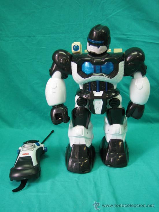 Actionfiguren: Robot con mando