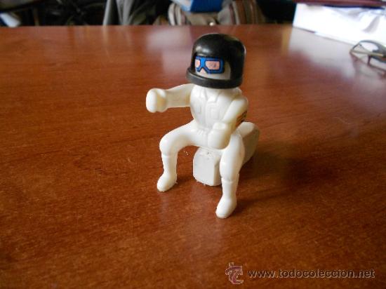 Figuras de acci&oacute;n: CONDUCTOR SIN IDENTIFICAR - Foto 1