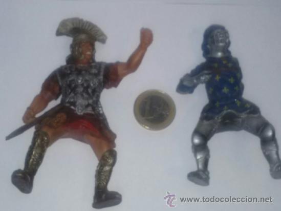 Figuras de acci&oacute;n: Dos figuras.Romano y Caballero. - Foto 1