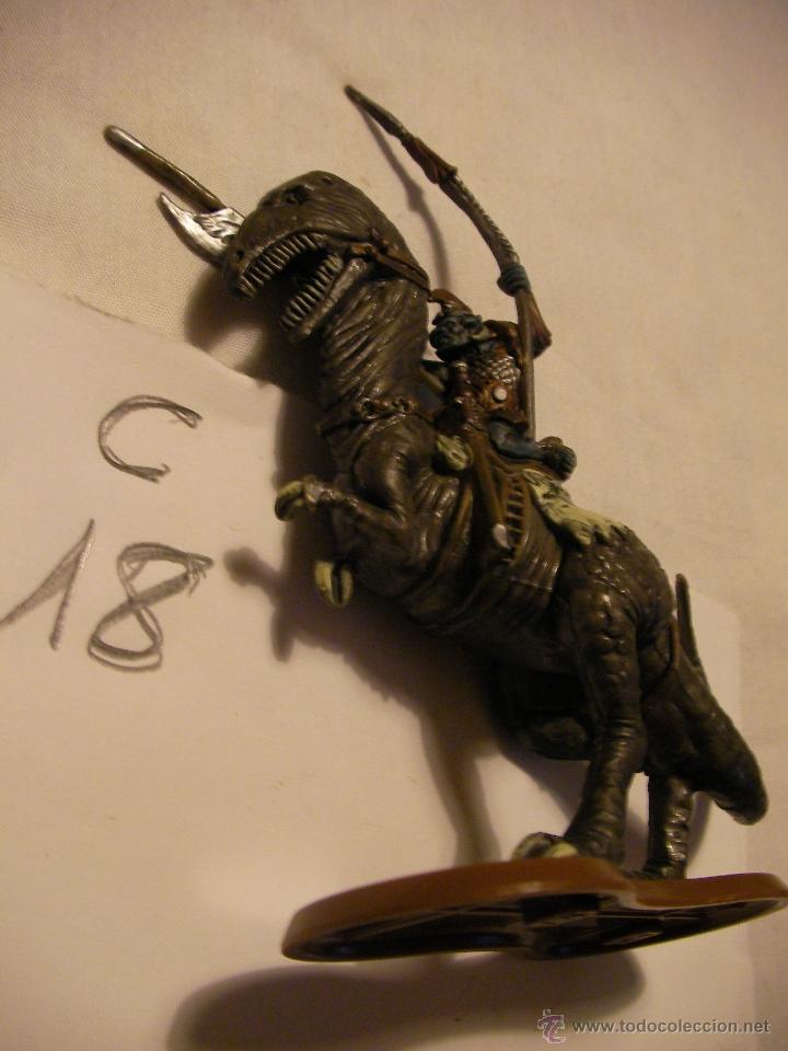 Figuras de acci&oacute;n: FIGURA DINOSAURIO CON JINETE - - Foto 1