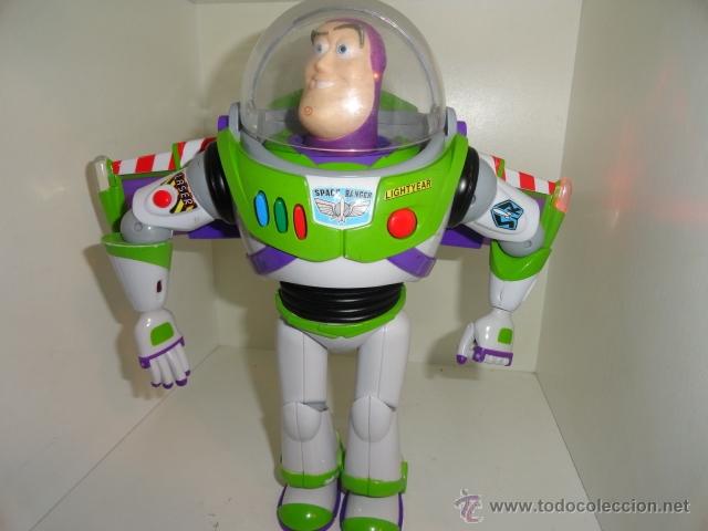 buzz lightyear con cinturón