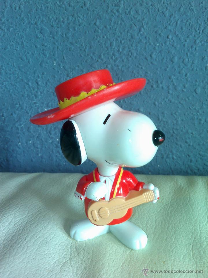 Figuras de acci&oacute;n: Figura de Snoopy con Guitarra. Colecci&oacute;n Paises del Mundo - Espa&ntilde;a.