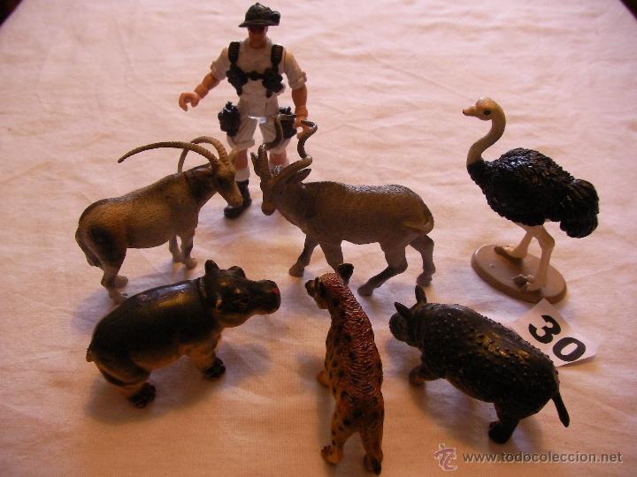 Figuras de acci&oacute;n: GRAN LOTE DE ANIMALES DE LA SELVA Y EXPLORADOR - Foto 1