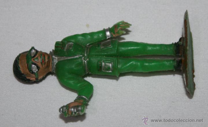 Figuras de acci&oacute;n: ANTIGUO MU&Ntilde;ECO VERDE DE PASTICO, CURIOSO - Foto 2