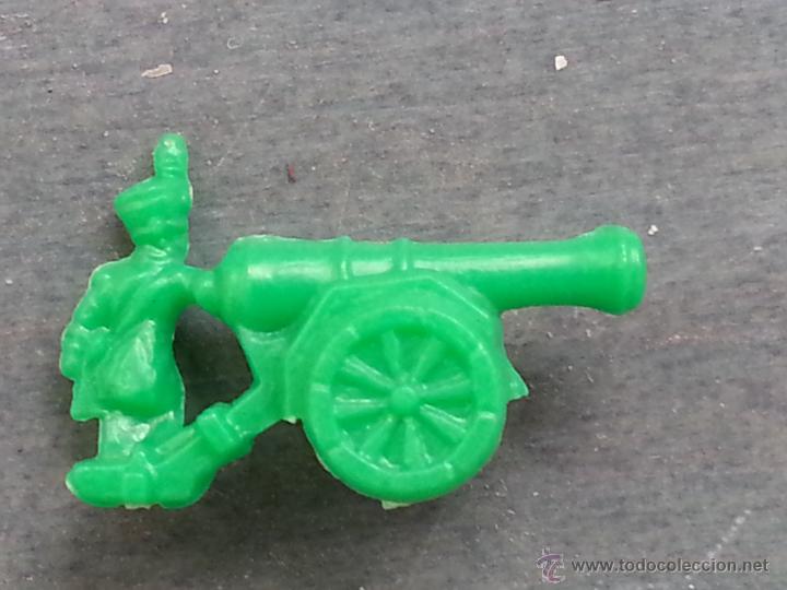 Figuras de acci&oacute;n: ANTIGUA FIGURA PLASTICO JUGUETE KIOSCO PIPAS CHICLES.. soldado ca&ntilde;on guerra phoskitos bimbo cropan