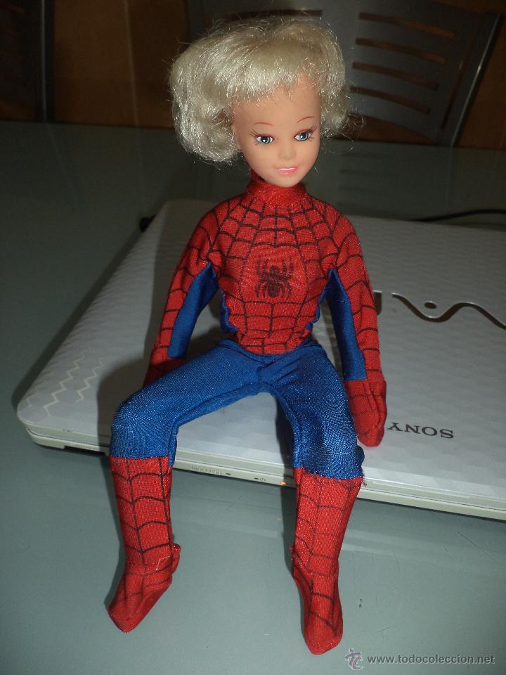 muñeca de spiderman