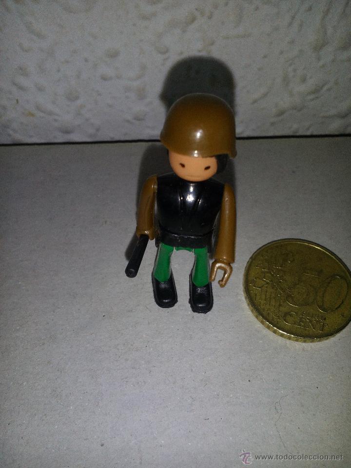 Figuras de acci&oacute;n: mu&ntilde;eco chiquival de guisval - Foto 1