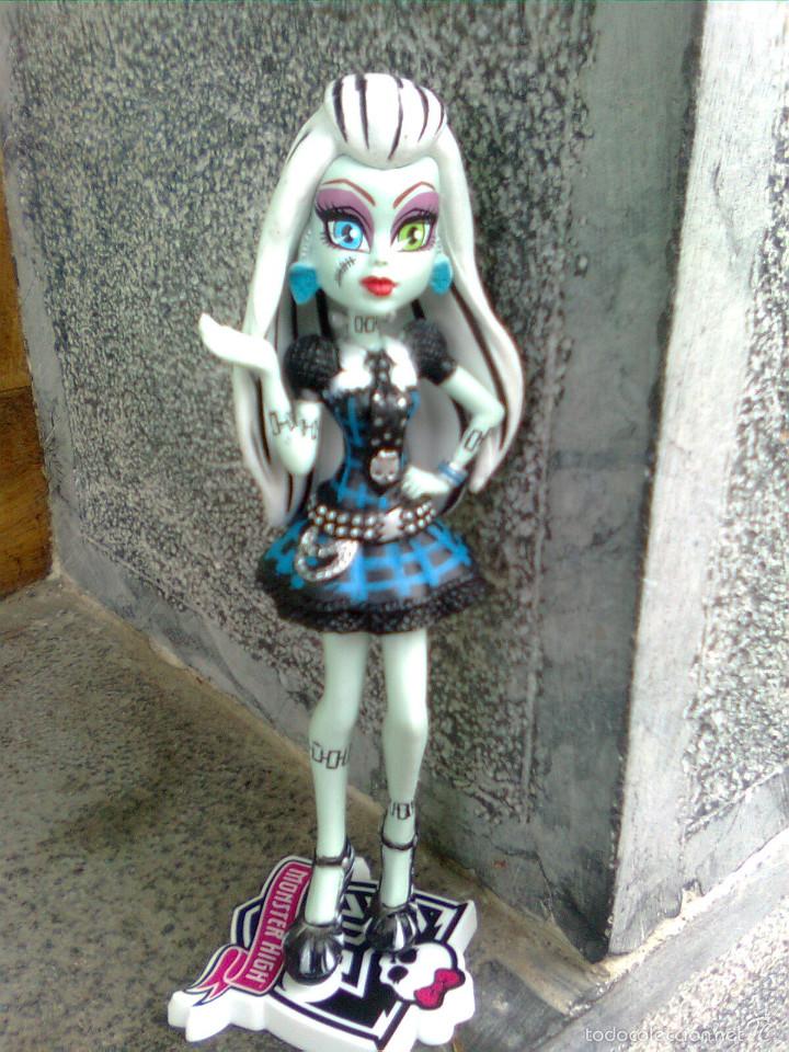 Figuras de acci&oacute;n: monster High - Frankiestein sobre peana