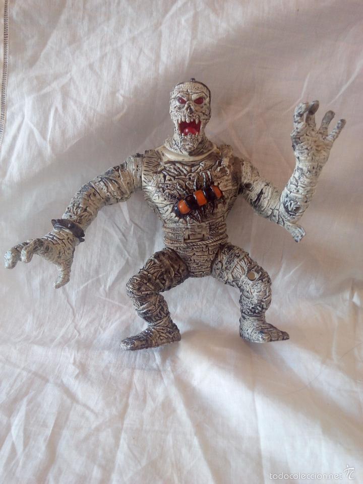 Figuras de acci&oacute;n: Momia, de 20 cms de alto - Foto 1