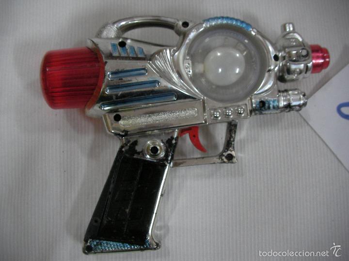 Figuras de acci&oacute;n: PISTOLA INTERGALACTICA - Foto 2